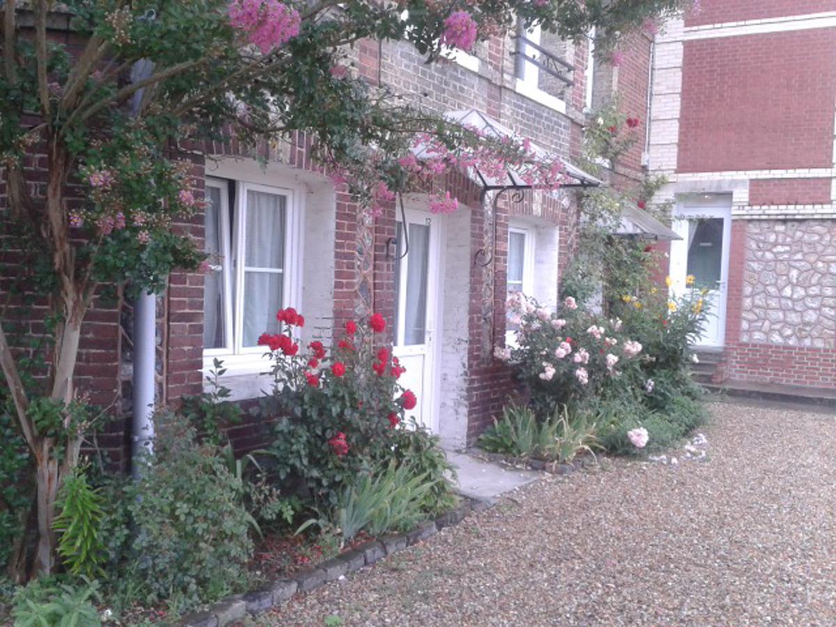 Hotel Au Chateau Blanc Saint-Aubin-lès-Elbeuf 外观 照片