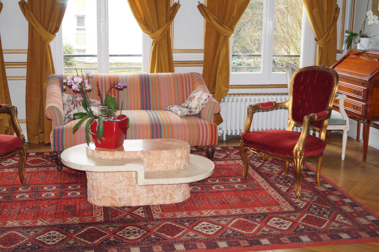 Hotel Au Chateau Blanc Saint-Aubin-lès-Elbeuf 外观 照片